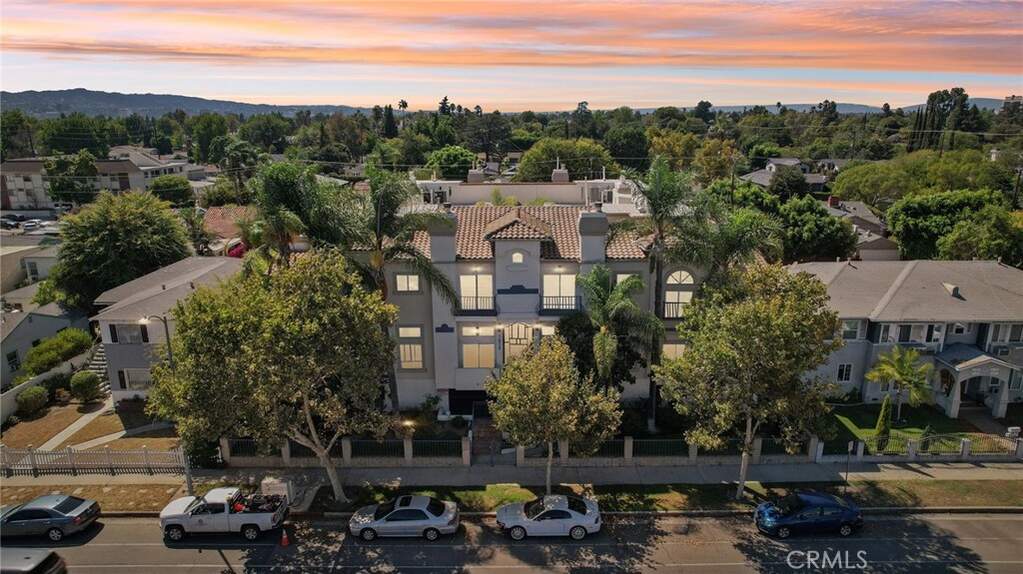 5635 Woodman Avenue #H photo