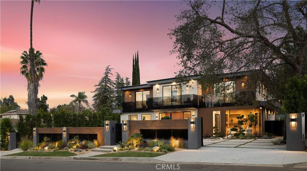 5244 Tampa Ave, Tarzana, CA, United States of America with ID