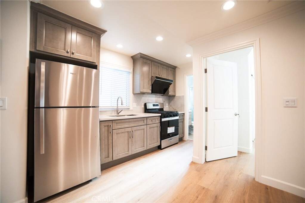 4385 Kingsley Street photo