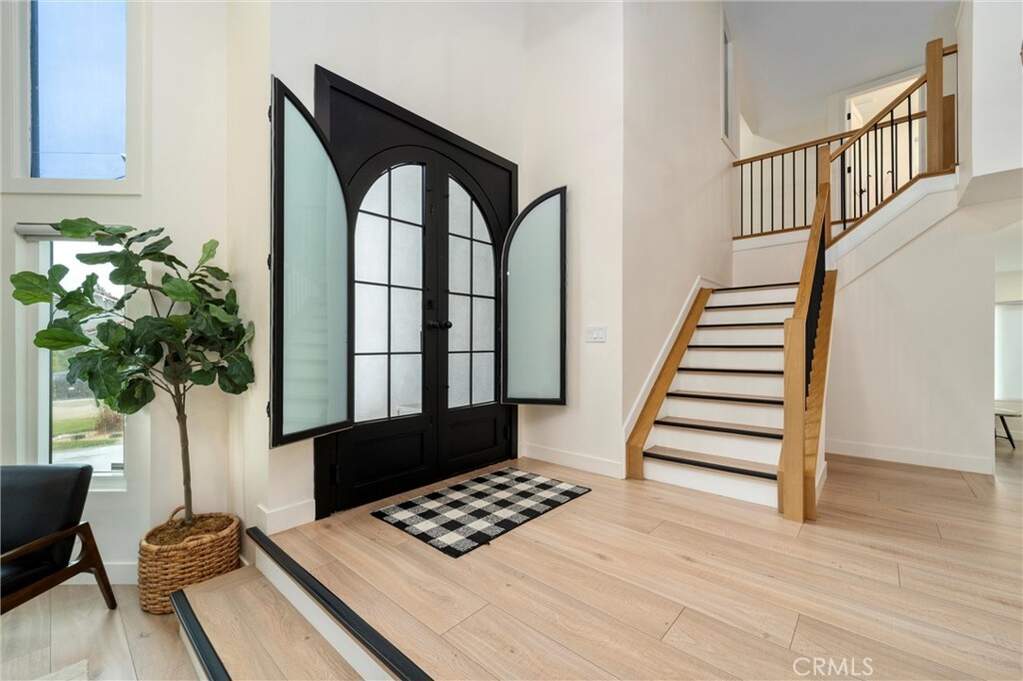 6087 Aquamarine Avenue photo