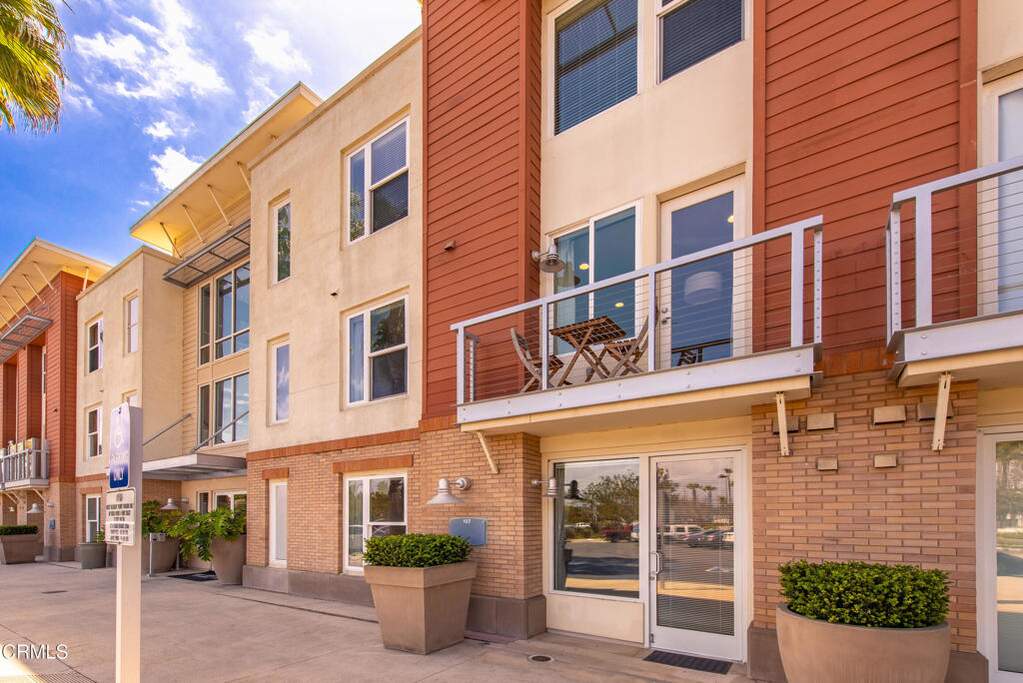1901 Victoria Avenue #107 photo