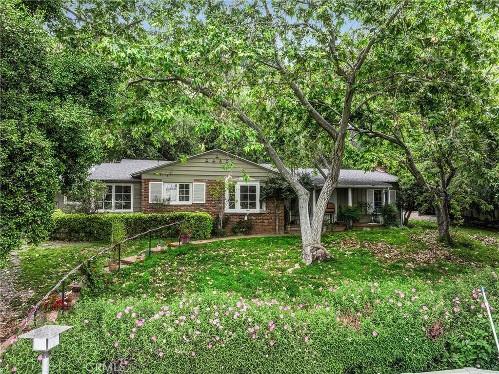 1835 Royal Oaks Drive photo
