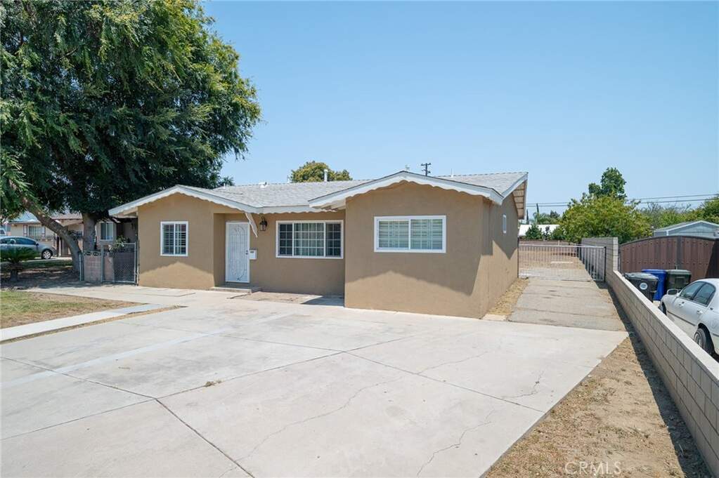 10199 Camulos Avenue photo