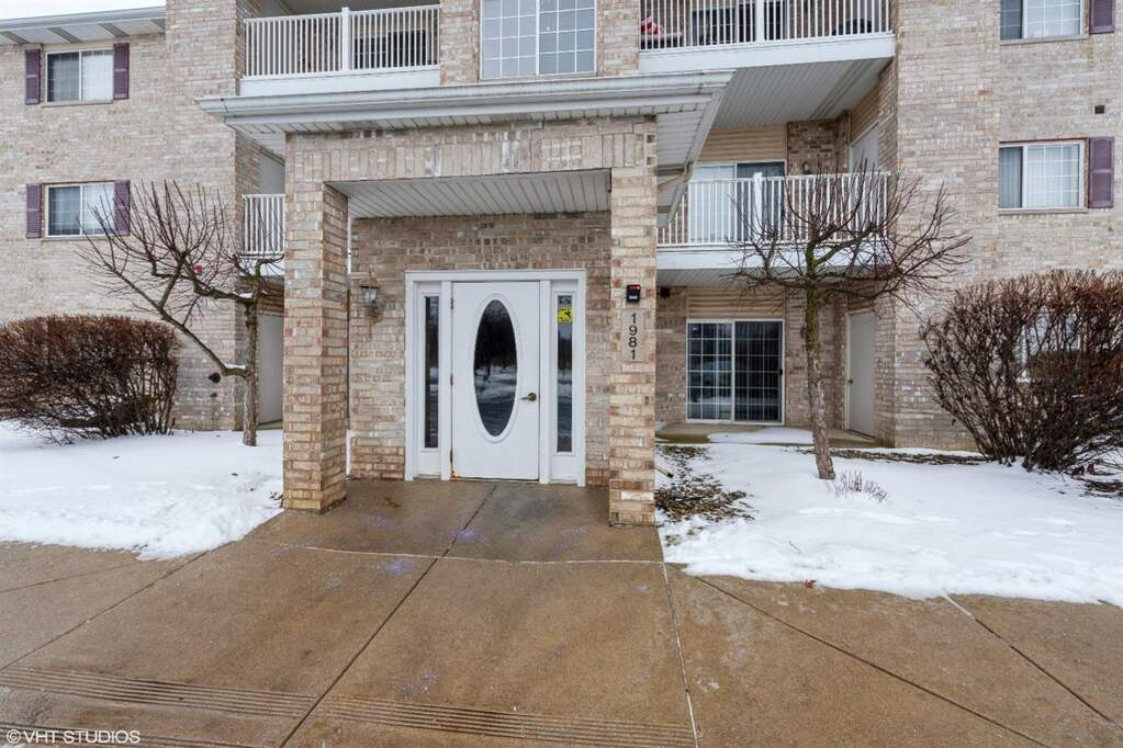 2005 W 75th Place 13 Merrillville IN 46410 MLS 518222