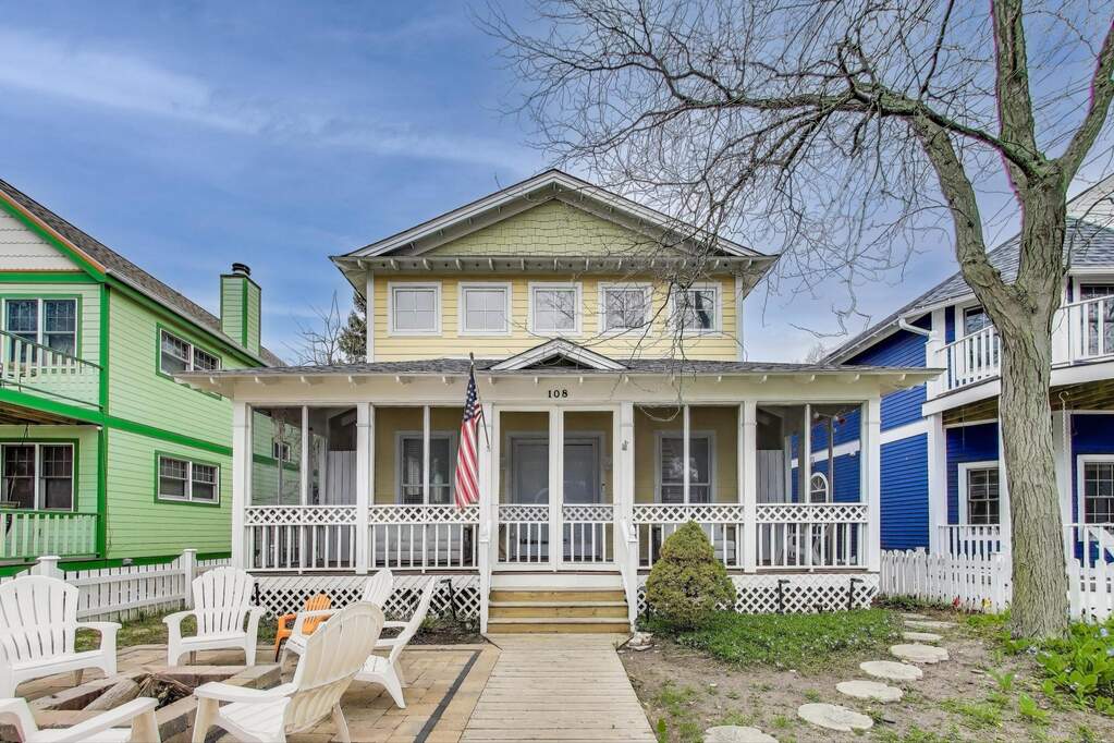 108 Beachwalk Lane, Michigan City, IN 46360