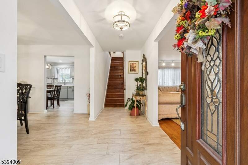 5 Bedroom Single Family Home/House's Image 7