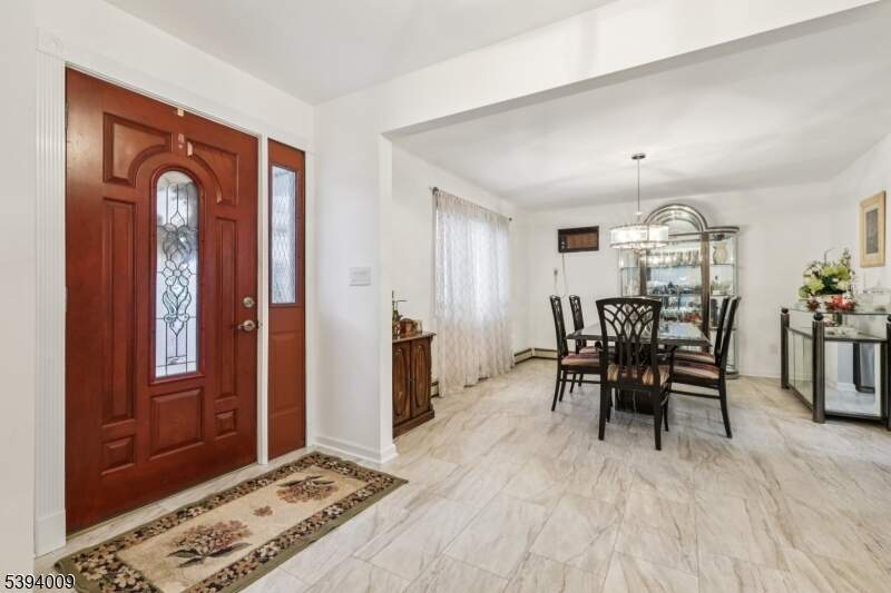 5 Bedroom Single Family Home/House's Image 8