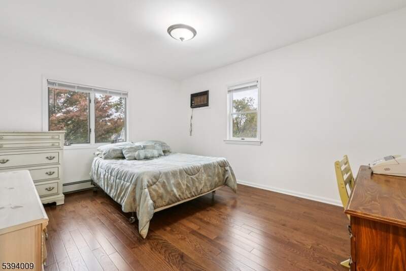 5 Bedroom Single Family Home/House's Image 25