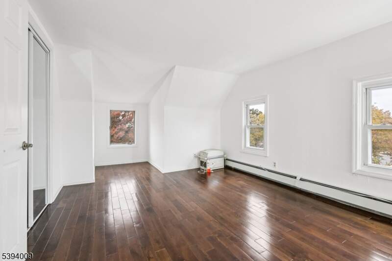 5 Bedroom Single Family Home/House's Image 29