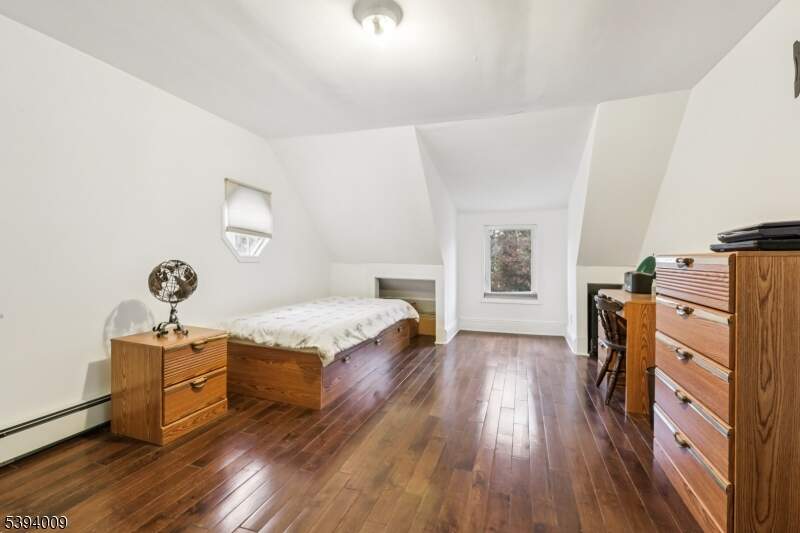 5 Bedroom Single Family Home/House's Image 30