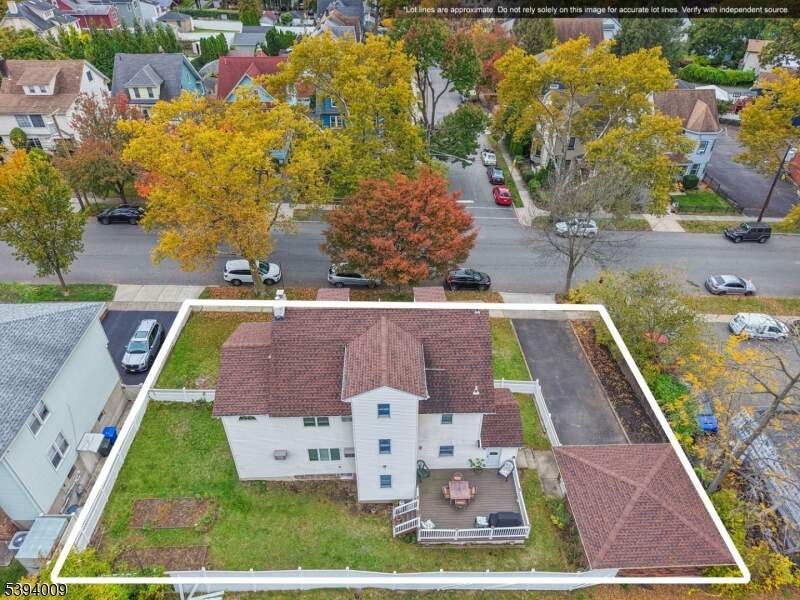 5 Bedroom Single Family Home/House's Image 3