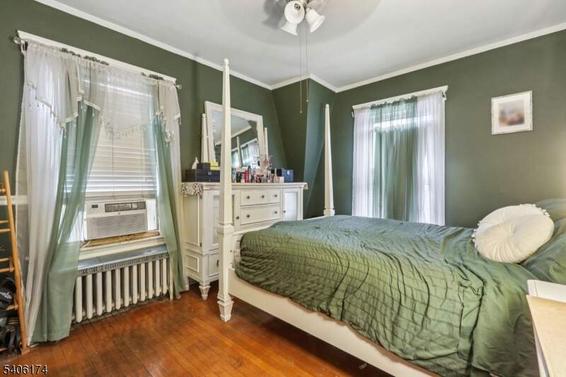 4 Bedroom Single Family Home/House's Image 14