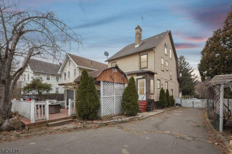 4 Bedroom Single Family Home/House's Image 27
