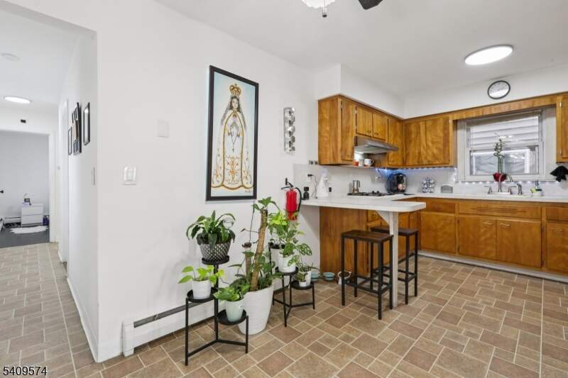 4 Bedroom Multi Unit's Image 8