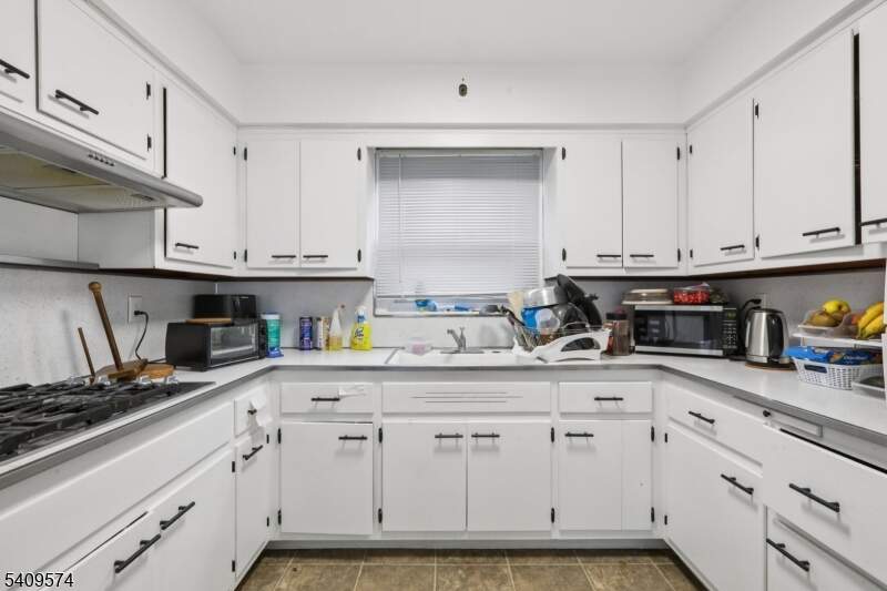 4 Bedroom Multi Unit's Image 10