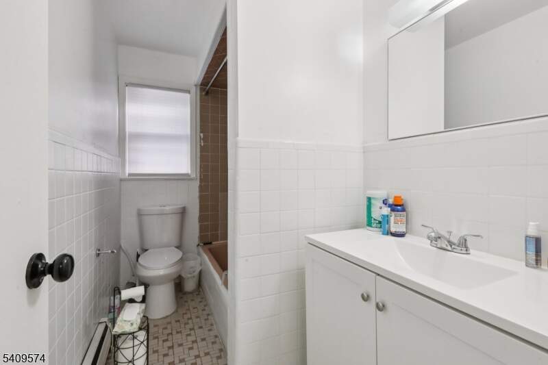 4 Bedroom Multi Unit's Image 27