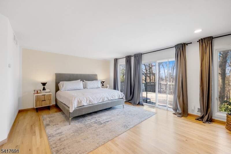 5 Bedroom Single Family Home/House's Image 15