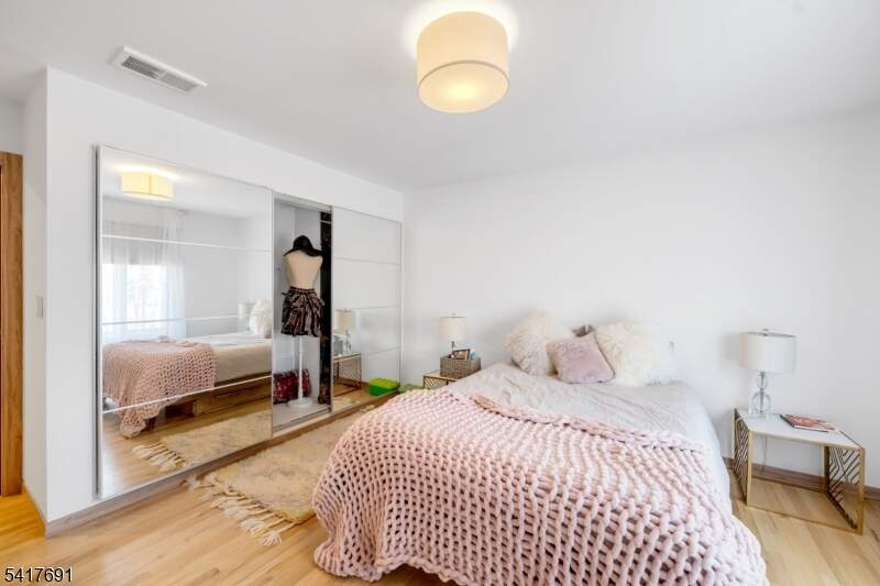 5 Bedroom Single Family Home/House's Image 30