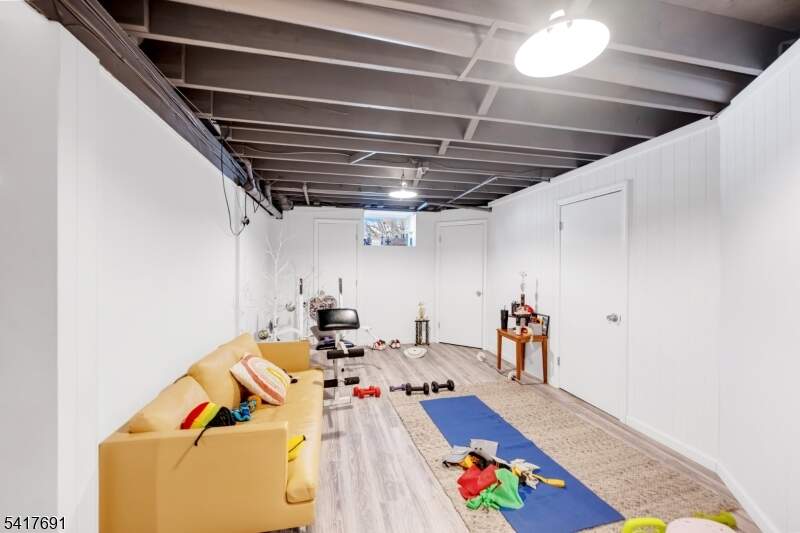 5 Bedroom Single Family Home/House's Image 35