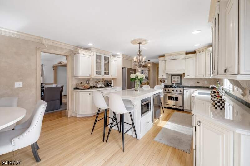 5 Bedroom Single Family Home/House's Image 13