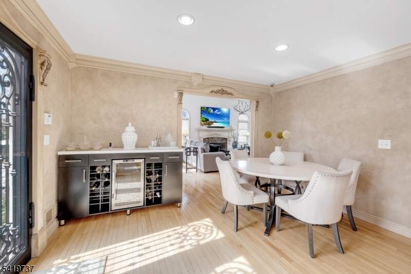 5 Bedroom Single Family Home/House's Image 15