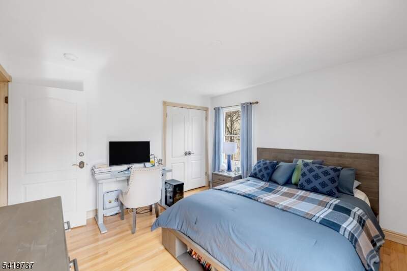 5 Bedroom Single Family Home/House's Image 30