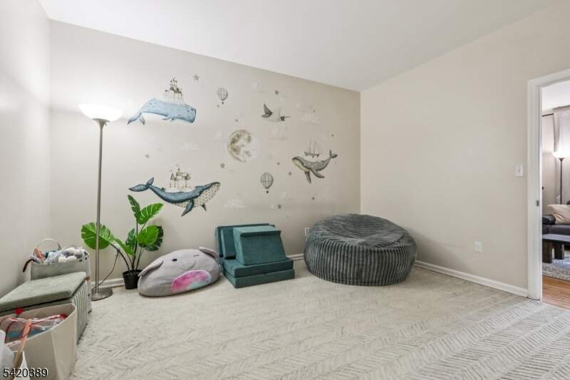 6 Bedroom Single Family Home/House's Image 28