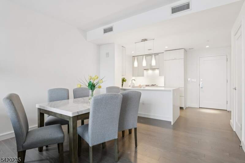 1 Bedroom Apartment/Flat's Image 21