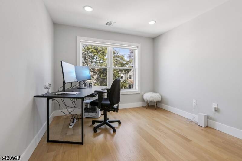 4 Bedroom Apartment/Flat's Image 29