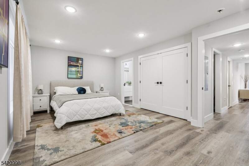 4 Bedroom Apartment/Flat's Image 32