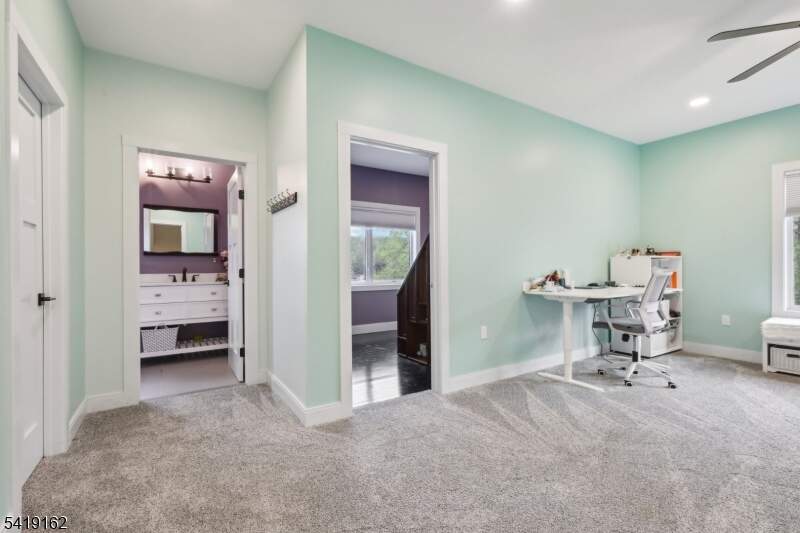 5 Bedroom Single Family Home/House's Image 11