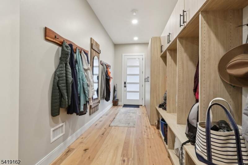 5 Bedroom Single Family Home/House's Image 14