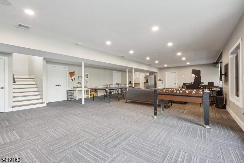 5 Bedroom Single Family Home/House's Image 27