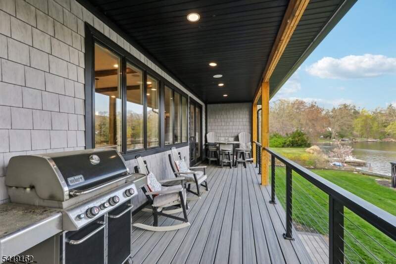 5 Bedroom Single Family Home/House's Image 31
