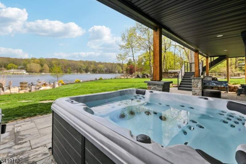 5 Bedroom Single Family Home/House's Image 35