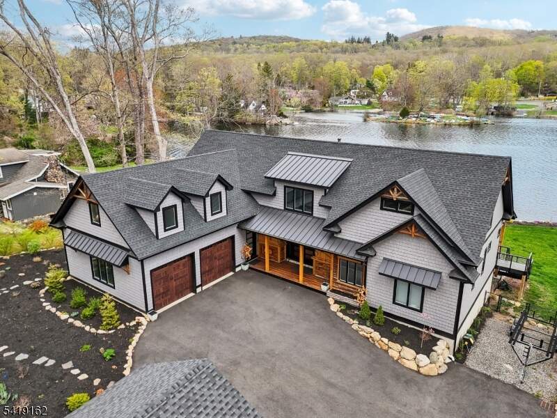 5 Bedroom Single Family Home/House's Image 37