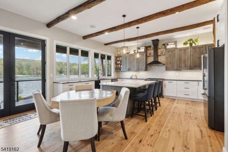 5 Bedroom Single Family Home/House's Image 5