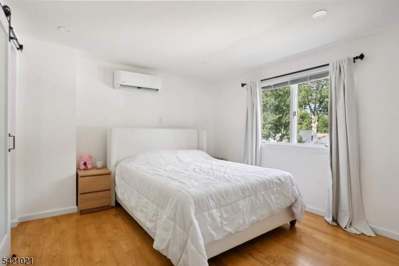 4 Bedroom Single Family Home/House's Image 12