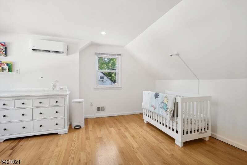 4 Bedroom Single Family Home/House's Image 18