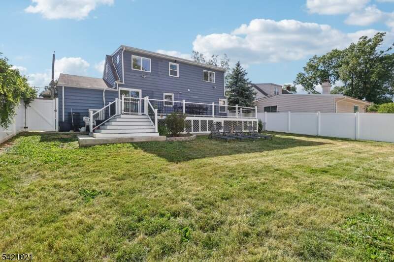 4 Bedroom Single Family Home/House's Image 28