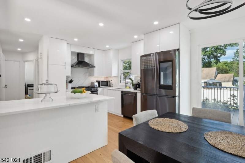 4 Bedroom Single Family Home/House's Image 5