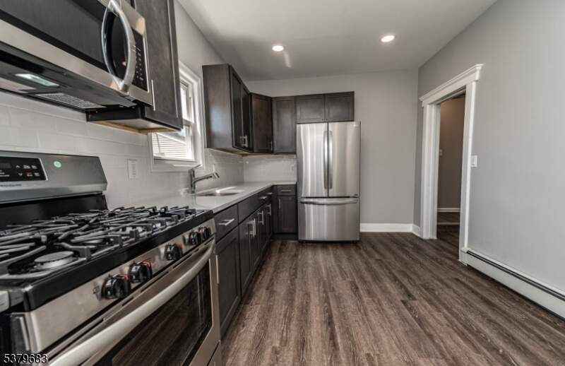10 Bedroom Multi Unit's Image 14