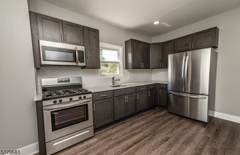 10 Bedroom Multi Unit's Image 17