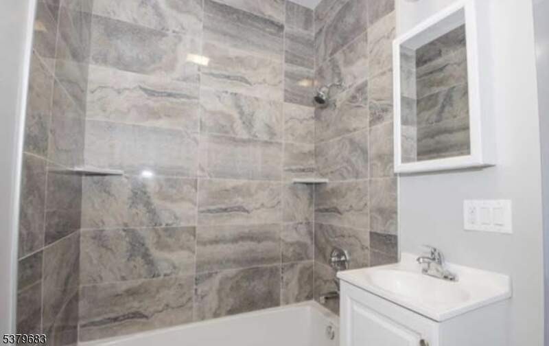 10 Bedroom Multi Unit's Image 20