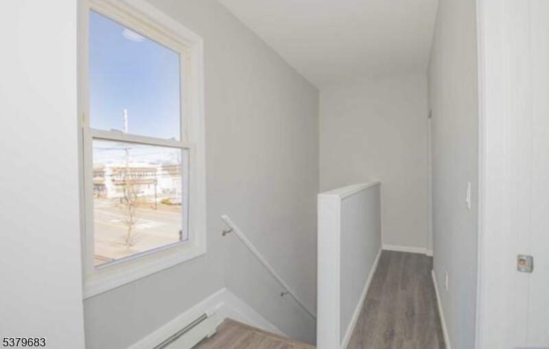 10 Bedroom Multi Unit's Image 24