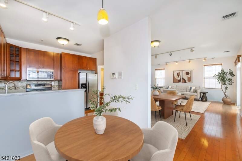 2 Bedroom Villa/Townhouse's Image 3