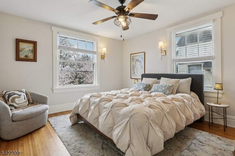 6 Bedroom Single Family Home/House's Image 17