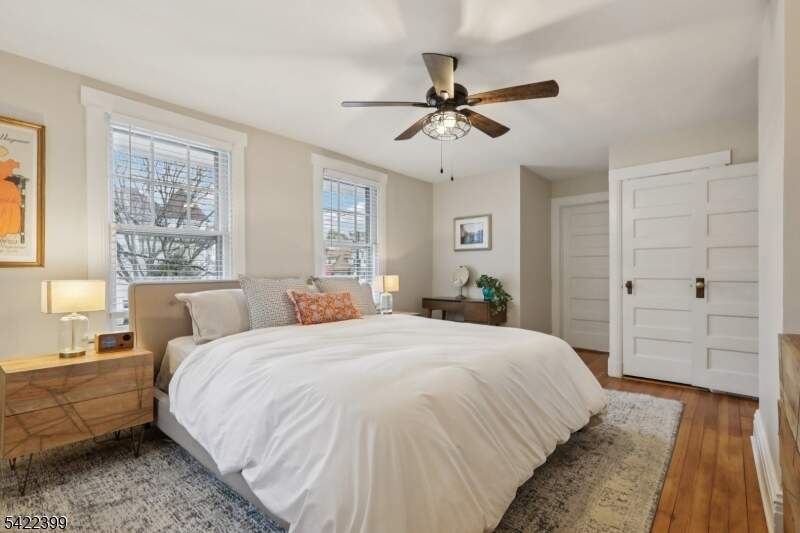 6 Bedroom Single Family Home/House's Image 19