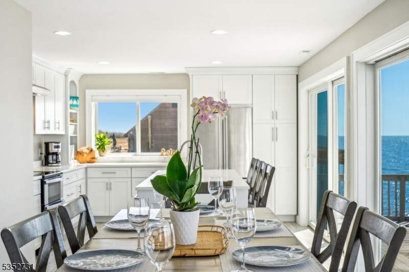 5 Bedroom Single Family Home/House's Image 7