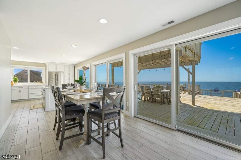 5 Bedroom Single Family Home/House's Image 9